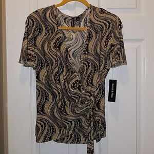 Essentials by Milano wrap look top Sz. L NWT